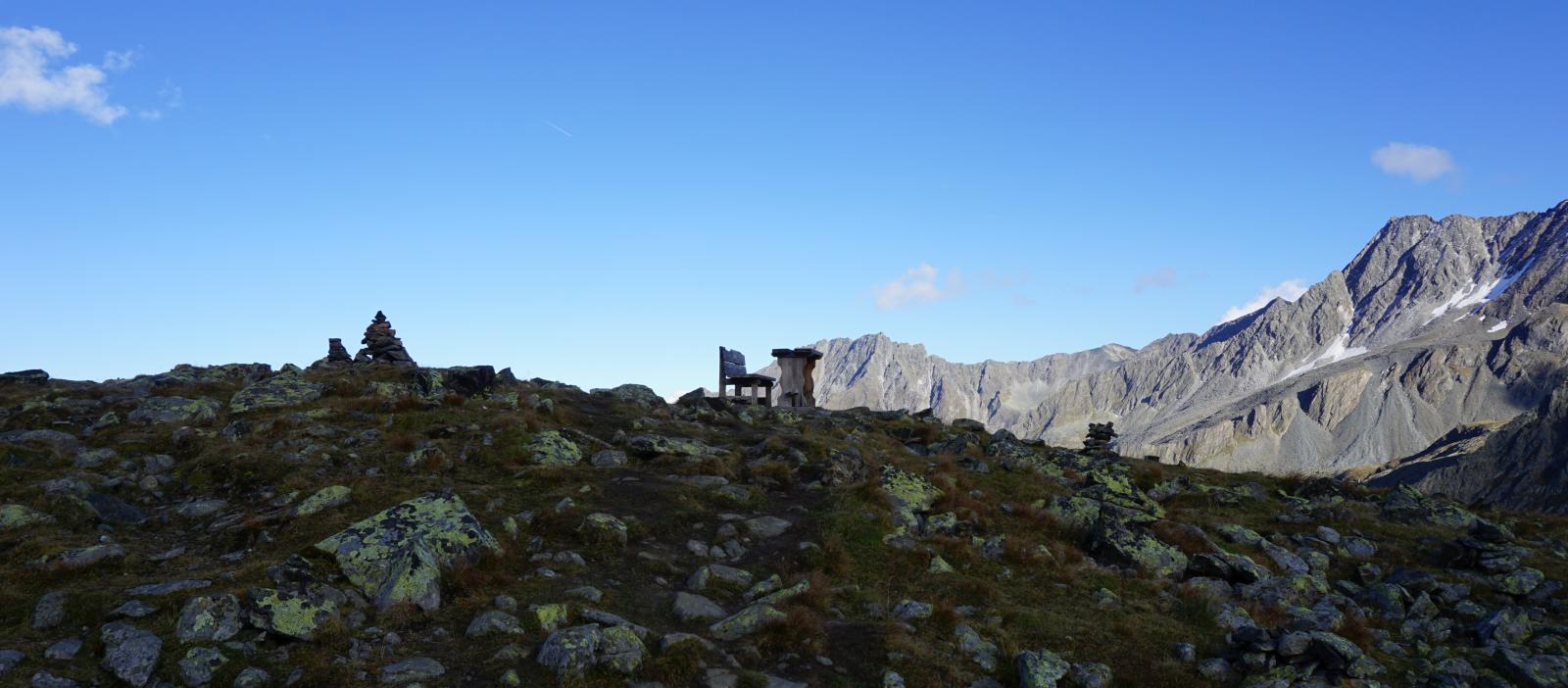 Stubaier Alpen - Bankerl mit Tisch